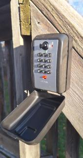 Century House on Quarter acre lot - 1