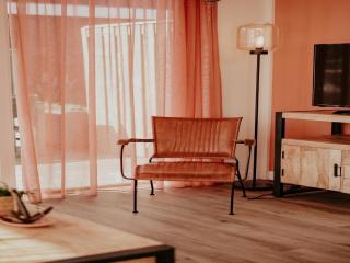 Modern Waterfront Retreat - 2