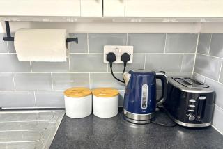 Treforest Apartment 2 Bedrooms - Next Station- Free Parking - 4