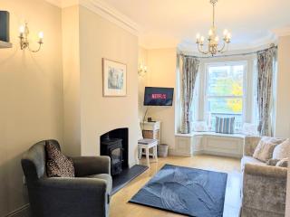 Riverside House - with parking - 7