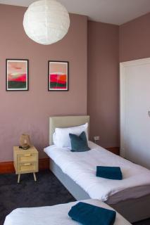 Family and Group Stay 2BR by Park Sleeps 7 - 5