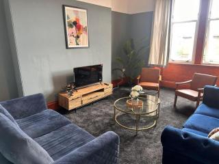 Family and Group Stay 2BR by Park Sleeps 7 - 0