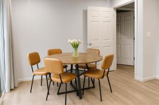 Modern 2 bd apt in heart of Waikiki - 0