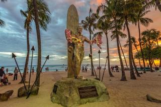 Modern 2 bd apt in heart of Waikiki - 9