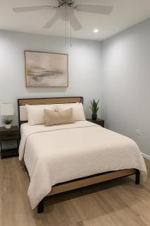 Modern 2 bd apt in heart of Waikiki - 8