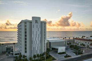 Renaissance Daytona Beach Oceanfront Hotel - 3