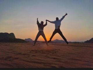 Wadi Rum Bubbles Luxury Camp - 3