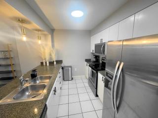 Stylish Brickell Stay with Ocean Views & Pool - 8