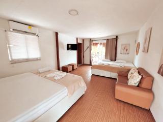 Margarita's Beach Club - 4