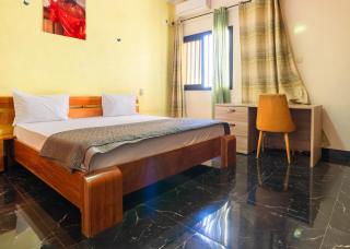 Comfortable Triplex with 4 Air-Conditioned Bedrooms in Dakar - 1