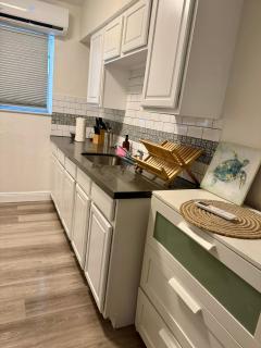 Miami Beach Escape, Walk to the Sand! - 1