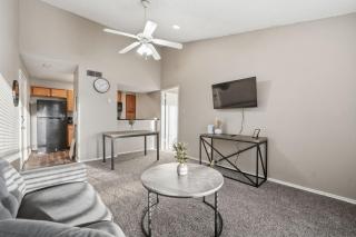 District West Apartments Simple Modern Home - 4