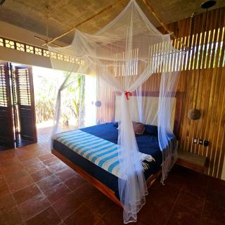 Cozy Beach House with Pool, Roof and View - 5