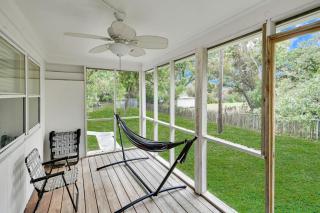 Park your Boat! Mins from the Ocean•Screened Porch - 9