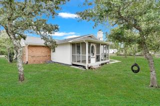 Park your Boat! Mins from the Ocean•Screened Porch - 7
