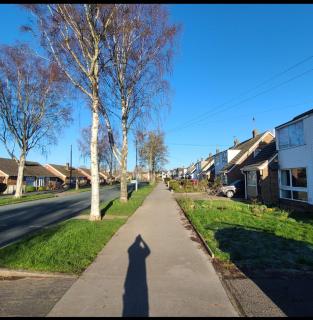 7 minutes car to University of Hull - 4