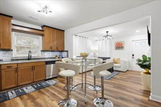 Modern 3BR • Private Yard • Fireplace • Grill - 4