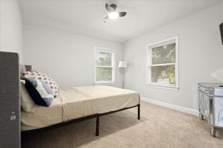 Modern 3BR • Private Yard • Fireplace • Grill - 3