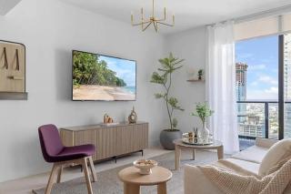 Stylish High-Rise Corner Unit - 9