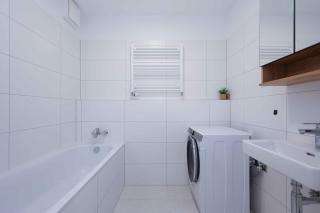 Modern Apartment near Lake & Free parking & Easy City Access - 2