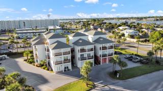 Barkentine Pool & White Sands Steps Away - 1