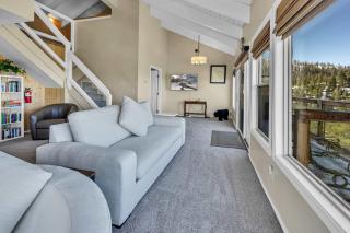 Wooded Hilltop Stay Shared Hot Tub + Lake Views - 5