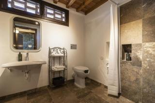 Renewed Apartment With Siena Hills View - 6