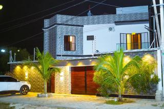 la Villa WOOR Saly Joseph - 9