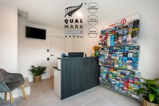 Luxe Suites & Apartments - 7