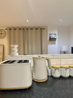 Cosy Spot, Lush views from Balcony, City Centre - 5