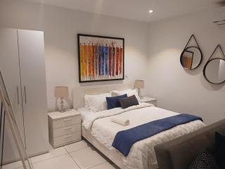 Embassy Gardens- Frank Homes - 0