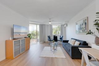 1 BR in Gold Coast City Center with Balcony Views - 8