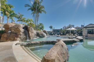 1 BR in Gold Coast City Center with Balcony Views - 0