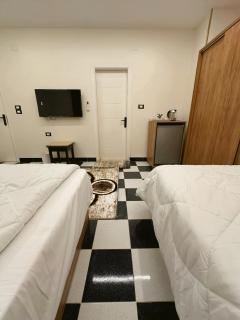 The Pyramid edge stay - 1