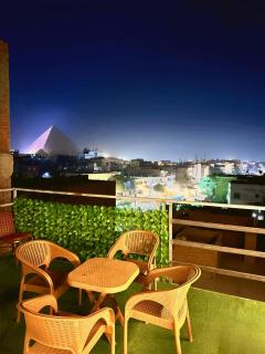 The Pyramid edge stay - 2