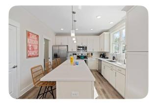 Brand New 3 Bed 3 Bath Modern Home in Downtown - 9
