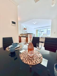 City Huge Terrace Pool-spa-gym Free Parking - 5