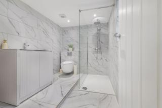 Brighton Centre 2BR Pier & Dome Free Parking - 8