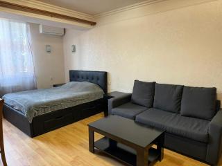 Yerevan City Center- Cozy and Sunny Apartment - Near Republic Square - 0