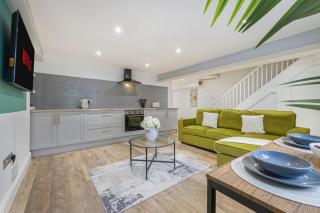 Brighton Centre 2BR Pier & Dome Free Parking - 0