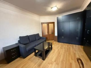 Yerevan City Center- Cozy and Sunny Apartment - Near Republic Square - 1