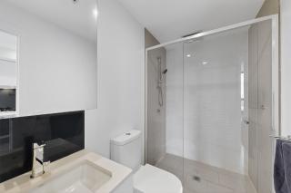 Stylish 1BR Valley Stay with Secure Car Park - 4