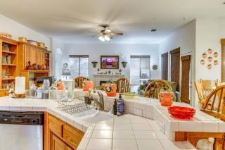 5 Mi to the Marketplace Roomy Bakersfield Retreat - 5