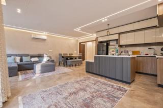3BR Stylish Apt Ensuite & Pvt Garden, New Cairo, Stone Residence - 6