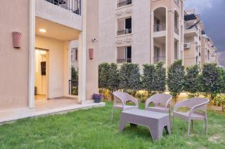 3BR Stylish Apt Ensuite & Pvt Garden, New Cairo, Stone Residence - 4