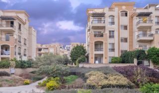 3BR Stylish Apt Ensuite & Pvt Garden, New Cairo, Stone Residence - 8