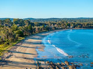 Dog Friendly Spa Beaches-Surfside Family Home - 1