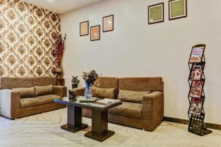 Hotel O Log Inn Plaza - 2