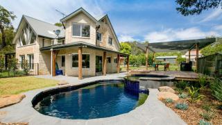 2 Marma Retreat - Peaceful Surrounds with Heated Pool & Spa - 0