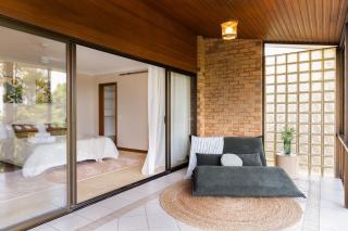 Tranquil mountain escape with bushland views - 2